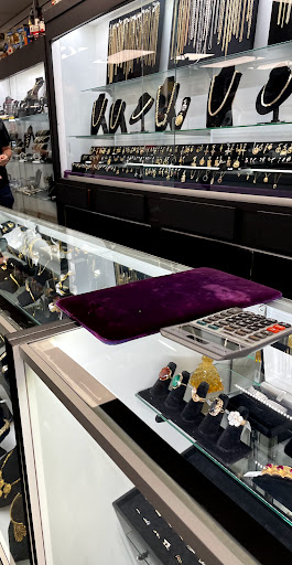 Pawn Shop «5 Minute Pawn Shop», reviews and photos, 21923 Sherman Way, Canoga Park, CA 91303, USA