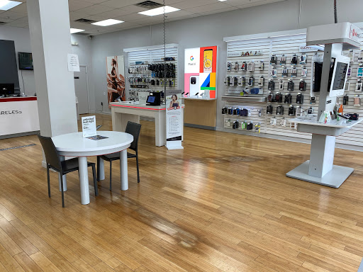 Cell Phone Store «GoWireless Verizon Authorized Retailer», reviews and photos, 1819 N Pine Island Rd, Plantation, FL 33322, USA