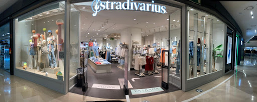 Stradivarius - Cta. de Talavera, 8, 29200 Antequera, Málaga, España