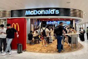 McDonald's Terminal 1 image