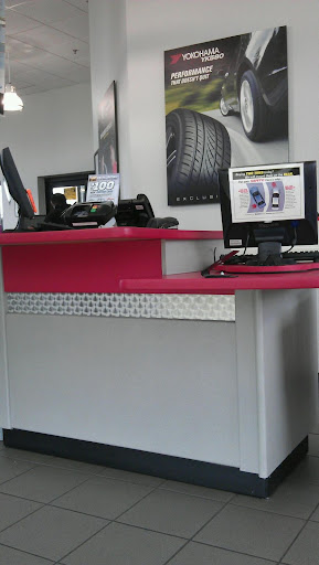 Tire Shop «Discount Tire Store - Bee Cave, TX», reviews and photos, 3922 Ranch Rd 620 S, Bee Cave, TX 78738, USA