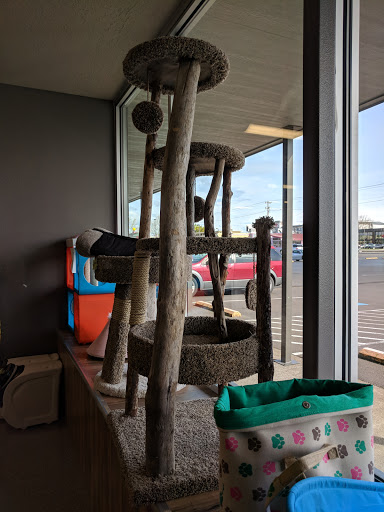 Pet Supply Store «Salem Pet Supply», reviews and photos, 3185 Market St NE, Salem, OR 97301, USA