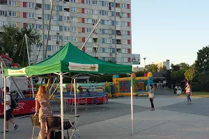 Center Green Market image