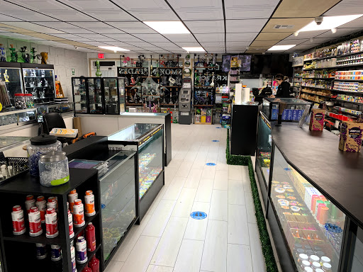 Tobacco Shop «Smokin Spades Premier Smoke and Vapor Shop», reviews and photos, 11180 W Flagler St #7, Miami, FL 33174, USA