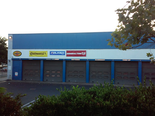 Auto Parts Store «Pep Boys Auto Parts & Service», reviews and photos, 1315 Pacific Coast Hwy, Harbor City, CA 90710, USA