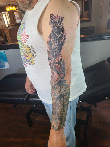 Tattoo Shop «Catch 22 Tattoo», reviews and photos, 1505 Madison Ave, Painesville, OH 44077, USA