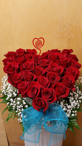 Florist «Little Flower Shop», reviews and photos, 616 High St, Delano, CA 93215, USA