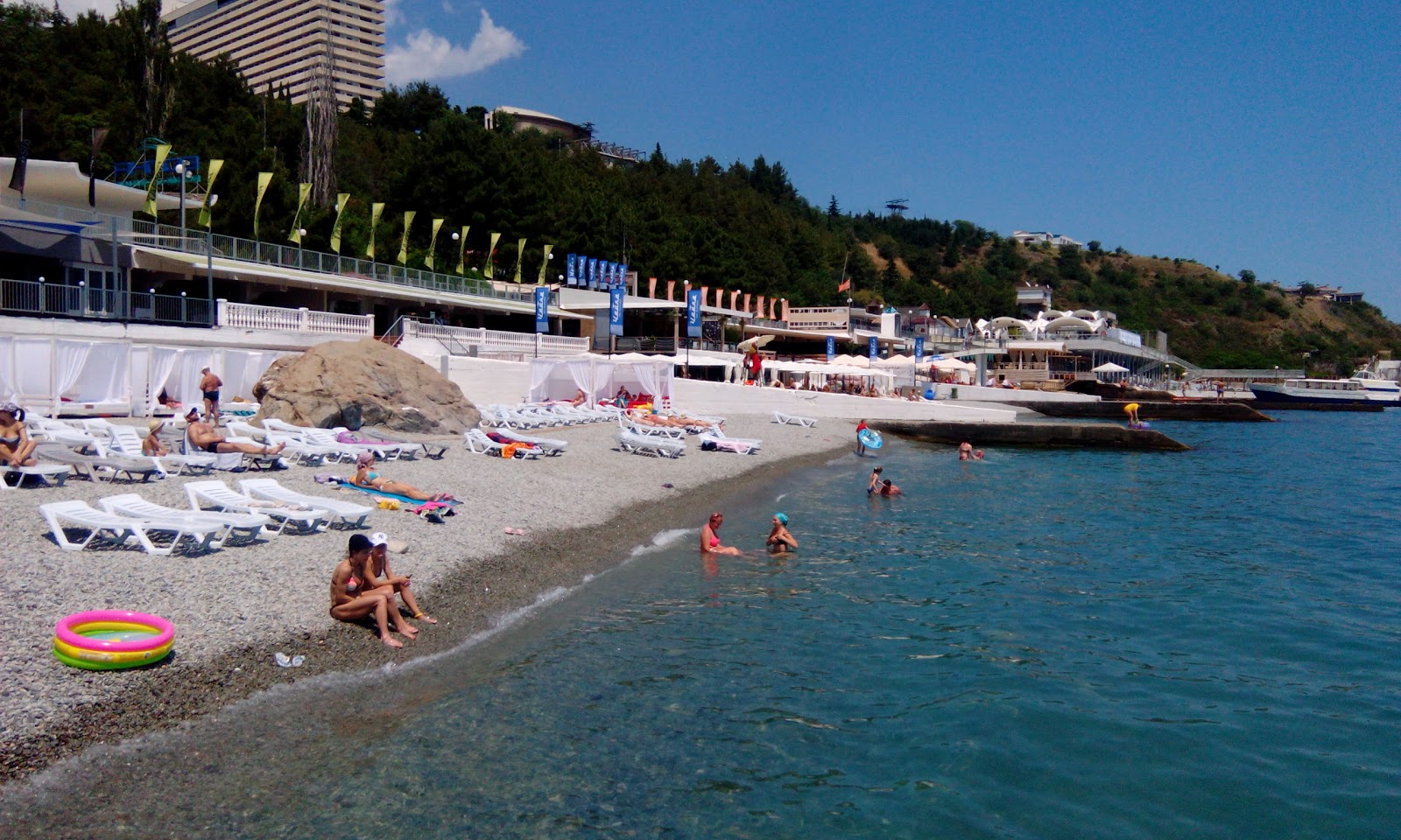 Yalta beach photo #8