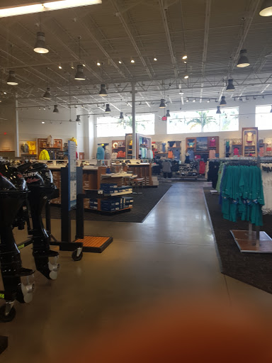 Marine Supply Store «West Marine», reviews and photos, 2401 S Andrews Ave, Fort Lauderdale, FL 33316, USA