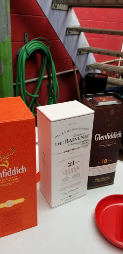 Tobacco Shop «Up Down Cigar», reviews and photos, 1550 N Wells St, Chicago, IL 60610, USA