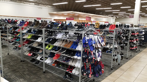 Clothing Store «Burlington Coat Factory», reviews and photos, 940 Silver Ln, East Hartford, CT 06118, USA