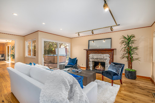 Vivian Ho, REALTOR, eXp Realty - Fast Real Estate image
