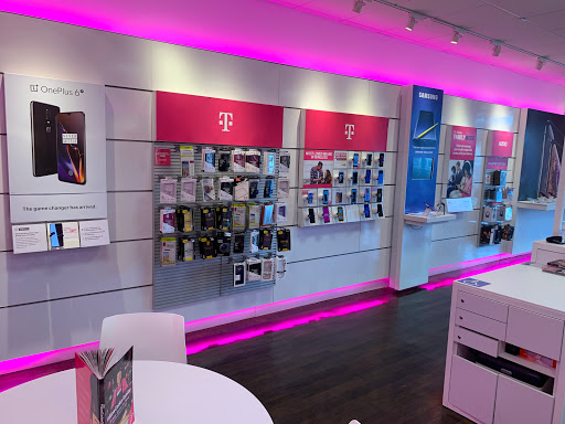Cell Phone Store «T-Mobile», reviews and photos, 805 Patton Ave, Asheville, NC 28806, USA