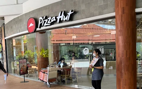 Pizza Hut Airport image