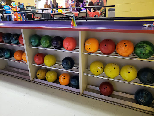 Bowling Alley «Mt Hood Lanes», reviews and photos, 2311 E Powell Blvd, Gresham, OR 97080, USA