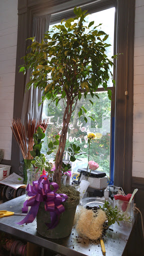 Florist «Platform 322», reviews and photos, 322 W Main St, Lexington, IL 61753, USA