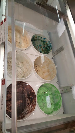 Candy Store «Kilwins Babylon VIllage», reviews and photos, 130 Deer Park Ave, Babylon, NY 11702, USA