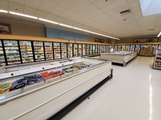 Supermarket «Super Stop & Shop - Whitman», reviews and photos, 475 Bedford St, Whitman, MA 02382, USA