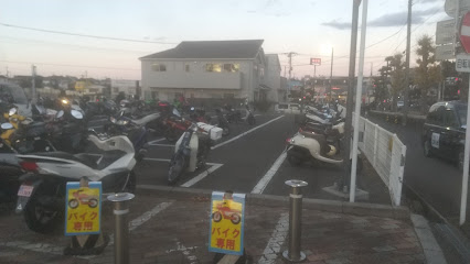 中山競馬場バイク駐輪場