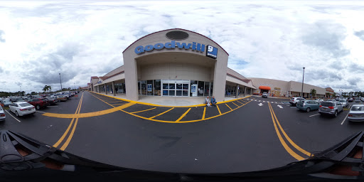 Thrift Store «Goodwill Jensen Beach Boutique & Donation Center», reviews and photos