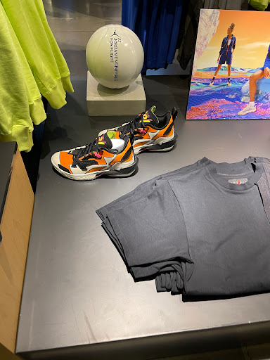 Clothing Store «Nike Portland», reviews and photos, 638 SW 5th Ave, Portland, OR 97201, USA