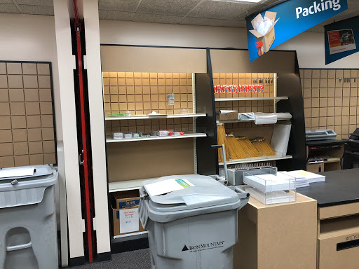 Shipping and Mailing Service «The UPS Store», reviews and photos, 117 S Cook St, Barrington, IL 60010, USA