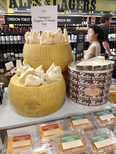 Grocery Store «Whole Foods Market», reviews and photos, 1210 NW Couch St, Portland, OR 97209, USA