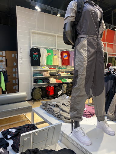 Clothing Store «Nike Lenox», reviews and photos, 3393 Peachtree Rd, Atlanta, GA 30326, USA