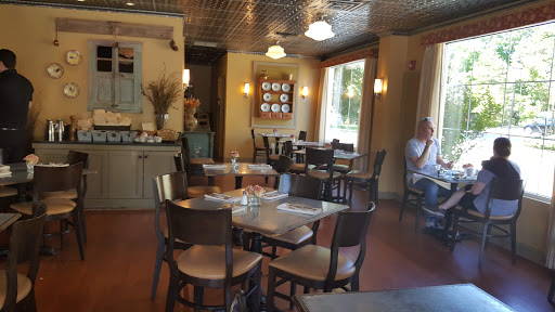 Shopping Mall «Eagle Village Shops», reviews and photos, 503 W Lancaster Ave, Wayne, PA 19087, USA