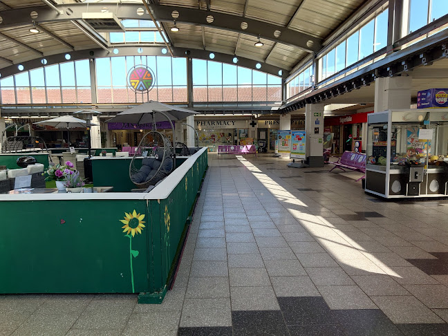 Reviews of Dairy Farm Shopping Centre in Belfast - Shopping mall