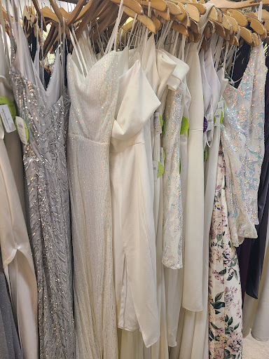 Clothing Store «Windsor Outlet», reviews and photos, I-75 Baldwin Road #729, Auburn Hills, MI 48326, USA