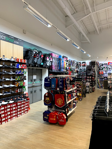 Reviews of Sports Direct / USC Richmond Kew in London - Sporting goods store