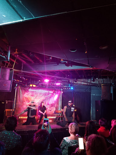 Bar «Revolution Bar & Music Hall», reviews and photos, 140 Merrick Rd, Amityville, NY 11701, USA