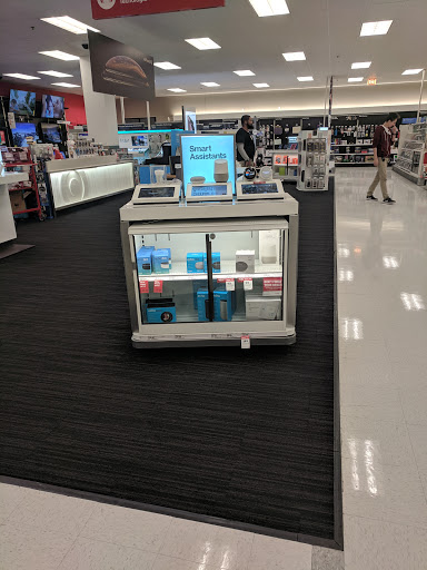 Shopping Mall «Addison Mall», reviews and photos, 2970 W Addison St, Chicago, IL 60618, USA