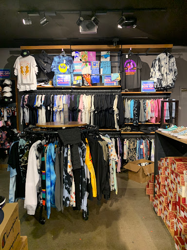 Clothing Store «Zumiez», reviews and photos, 30001 White Bear Ave #2012, Maplewood, MN 55109, USA