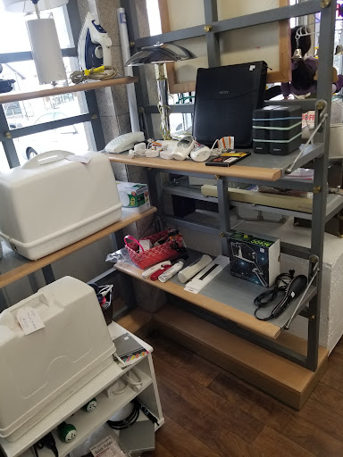 Thrift Store «Second Edition Resale Shop», reviews and photos, 12505 NW Cornell Rd #13, Portland, OR 97229, USA