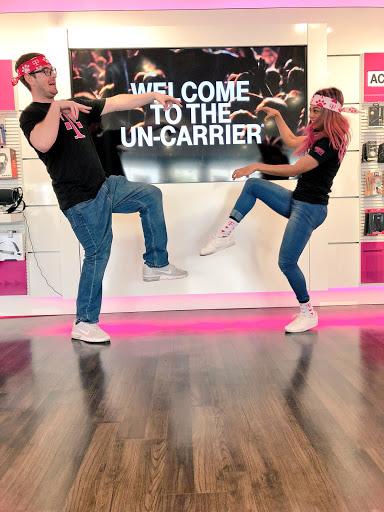 Cell Phone Store «T-Mobile», reviews and photos, 5691 Red Bug Lake Rd #11, Winter Springs, FL 32708, USA