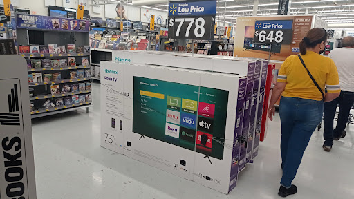 Department Store «Walmart Supercenter», reviews and photos, 9300 NW 77th Ave, Hialeah Gardens, FL 33016, USA