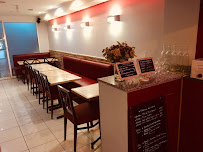 Atmosphère du Bar-restaurant à huîtres L'Esterel à Puteaux - n°1