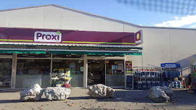 Proxi supermarché à Villeneuve