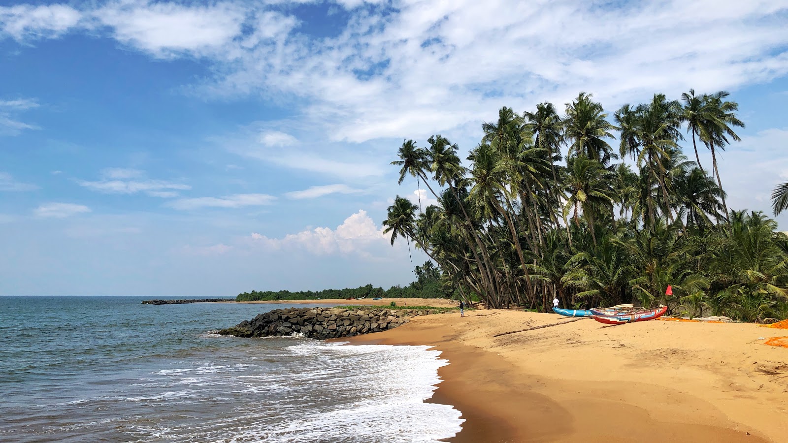 Photo de Katukurunda Beach avec rivage droit, long