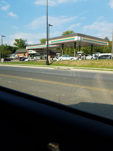 Convenience Store «7-Eleven», reviews and photos, 2000 N Shenandoah Ave, Front Royal, VA 22630, USA