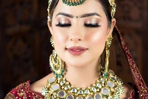 Deepika sanwal makeup studio luxurious ladies salon and academy image