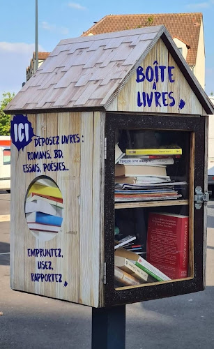 Boîte à livres Est à Pontault-Combault