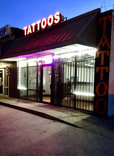 Tattoo Shop «Kings Tattoos & Piercings», reviews and photos, 2957 S Westmoreland Rd, Dallas, TX 75233, USA
