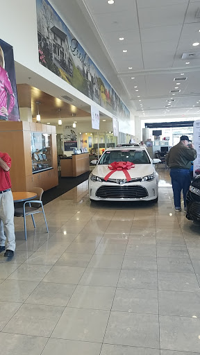 Toyota Dealer «AutoNation Toyota Leesburg», reviews and photos, 1 Cardinal Park Dr SE, Leesburg, VA 20175, USA