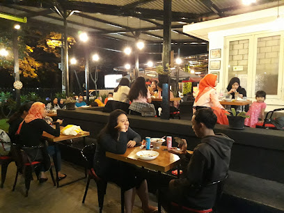 Quinnie Korean Food - Jl. Kedawung No.42, Tulusrejo, Kec. Lowokwaru, Kota Malang, Jawa Timur 65141, Indonesia