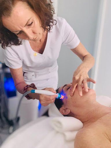 Hair Salon «Francesca Guerrera Salon & Spa», reviews and photos, 2424 E Las Olas Blvd, Fort Lauderdale, FL 33301, USA