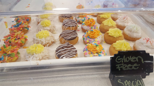 Donut Shop «YoNutz Donuts & Soft Serve Ice Cream & Frozen Yogurt», reviews and photos, 121 NW 136th Ave, Sunrise, FL 33325, USA