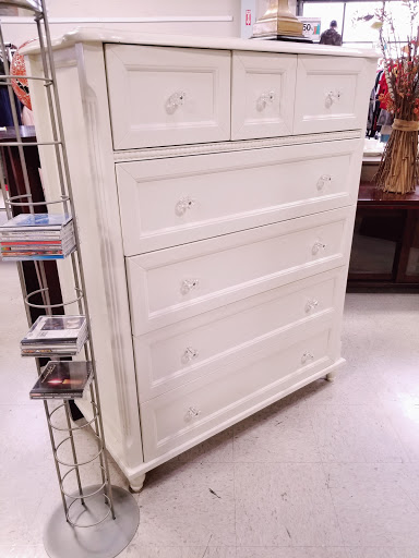 Thrift Store «St. Vincent De Paul (SVDP) Thrift Store», reviews and photos, 2406 El Camino Real, Redwood City, CA 94063, USA